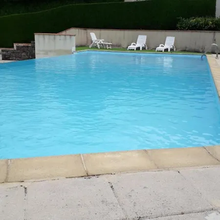 Dom wakacyjny Au Bord Du De Saint-etienne Cantales Avec Piscine, Jardin Clos Et Acces Activites Nautiques. - Fr-1-742-255