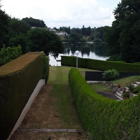 Dom wakacyjny Au Bord Du De Saint-etienne Cantales Avec Piscine, Jardin Clos Et Acces Activites Nautiques. - Fr-1-742-255