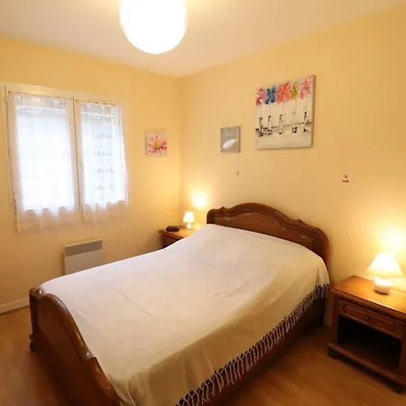 Holiday home Gite Au Bord Du Lac De Saint-etienne Cantales Avec Piscine, Jardin Clos Et Acces Activites Nautiques. - Fr-1-742-255 *